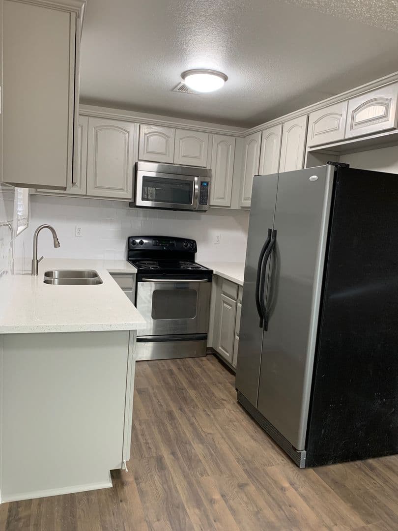 Henderson House: 1304 Chestnut Street