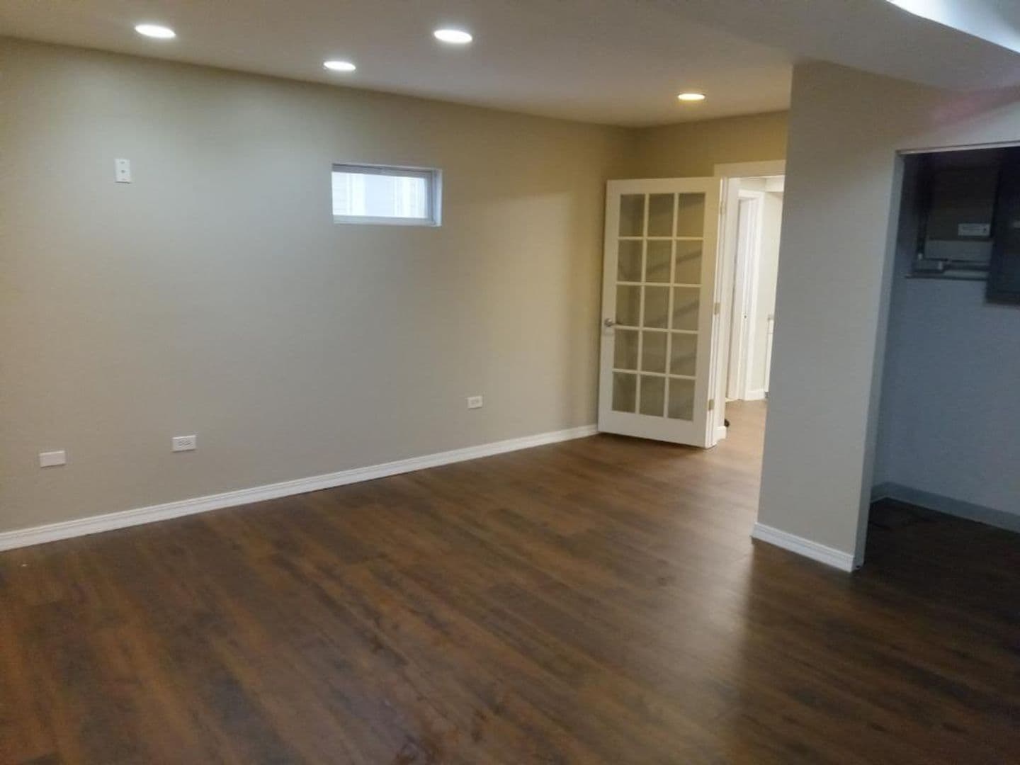 Lemont Apartment: 606 South State Street