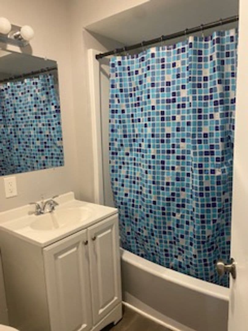 Morris Apartment: 117 West Main Street