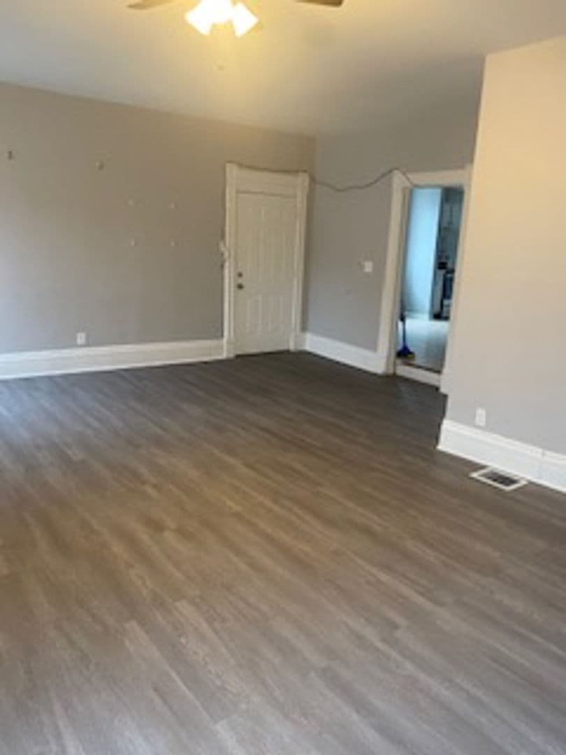 Morris Apartment: 117 West Main Street