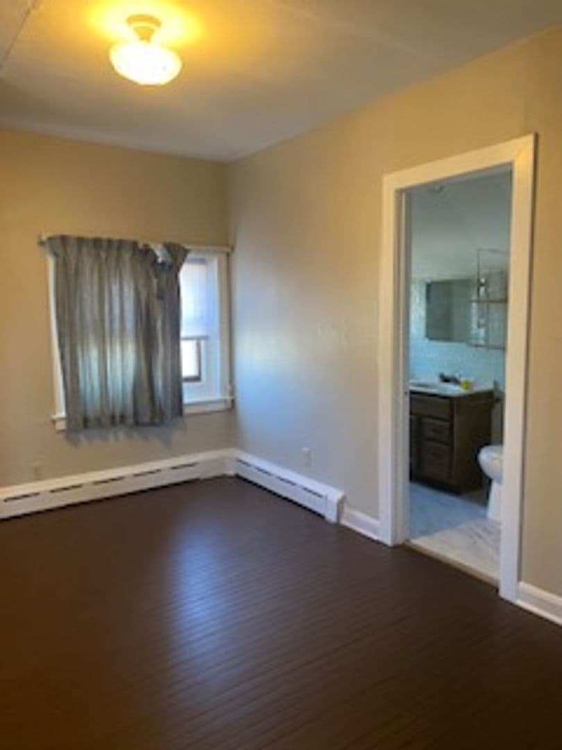 Joliet Apartment: 304 Nicholson Street