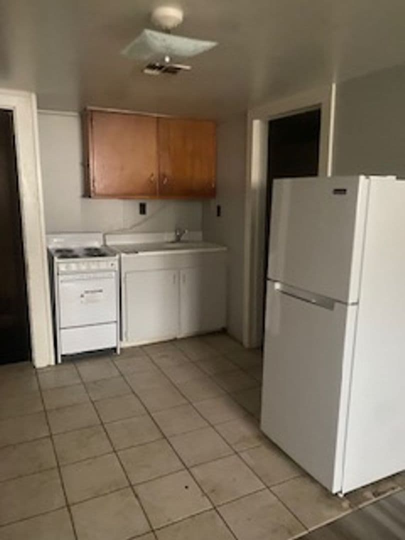 Morris Apartment: 117 West Main Street