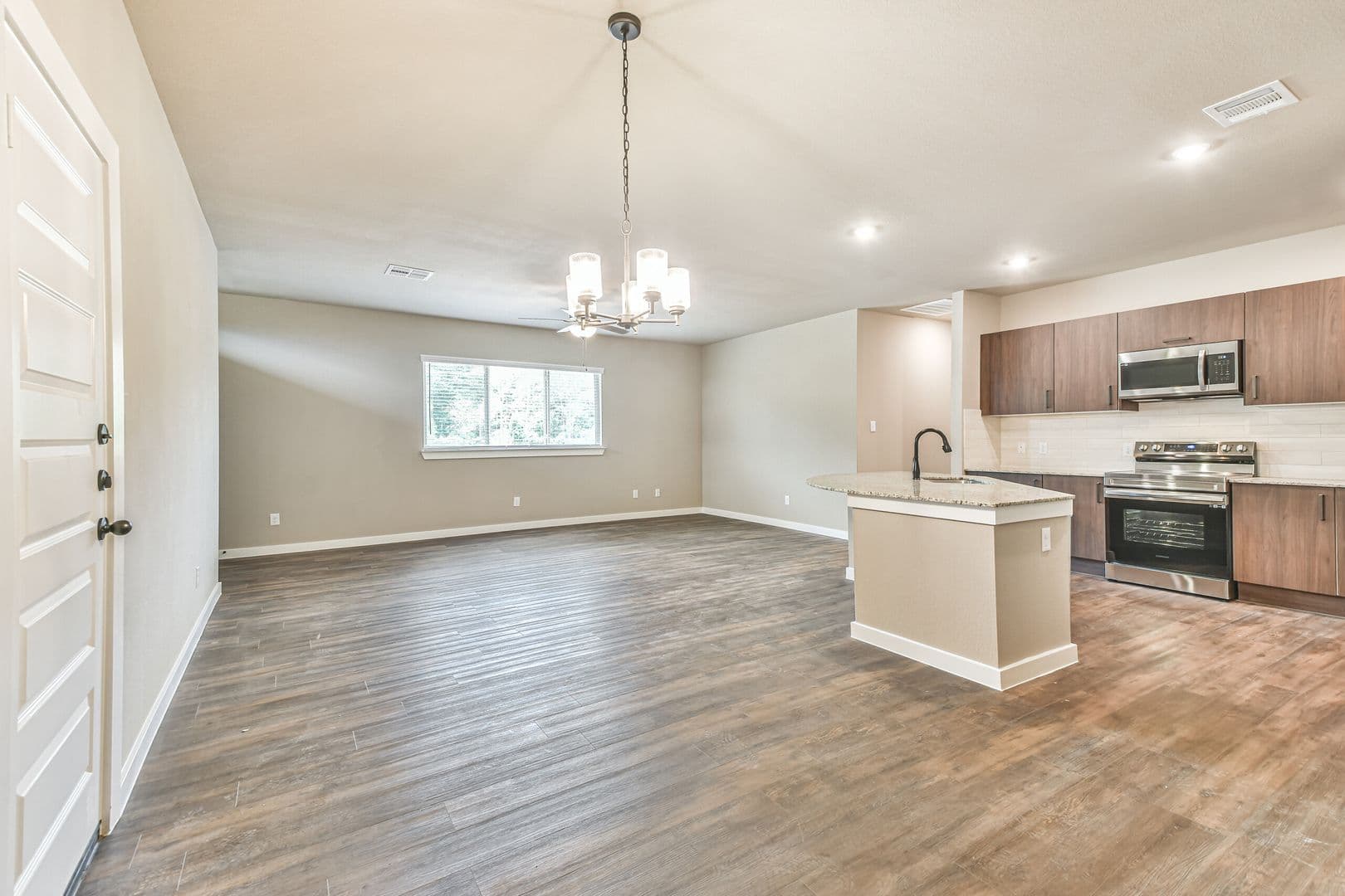 Conroe Apartment: 122 Wickersham