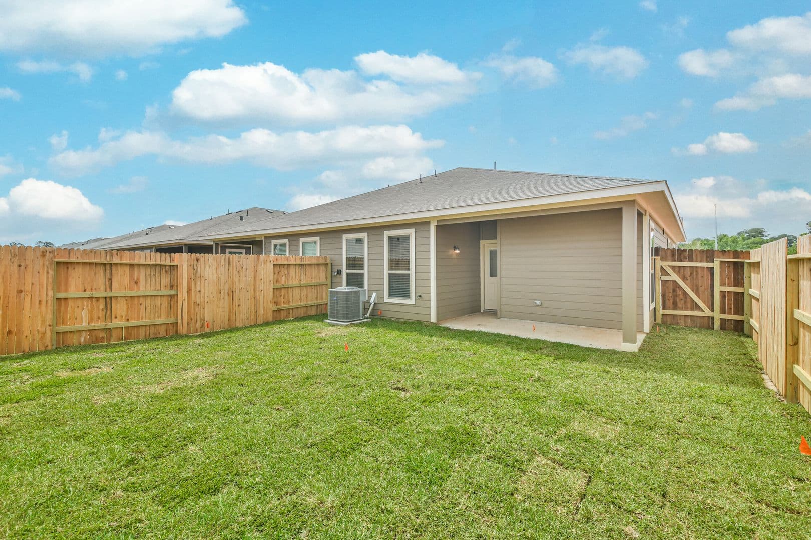 Conroe Apartment: 122 Wickersham
