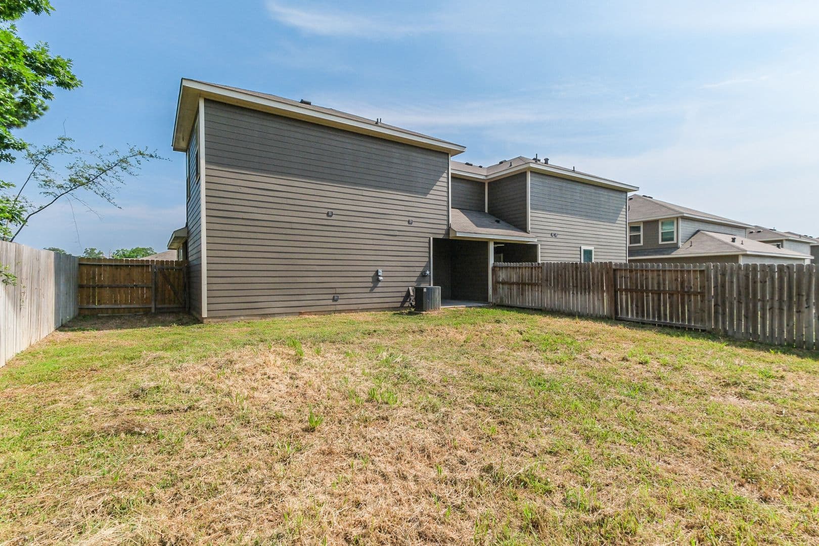 Conroe Apartment: 146 Parkgate