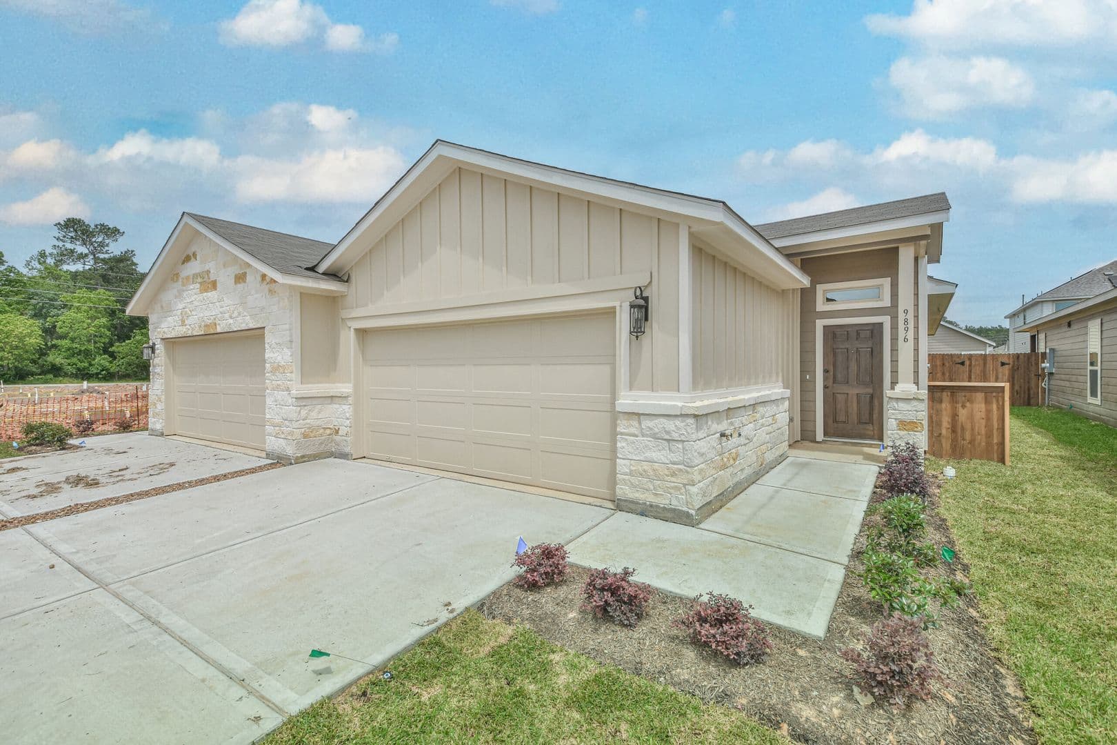Conroe Apartment: 122 Wickersham