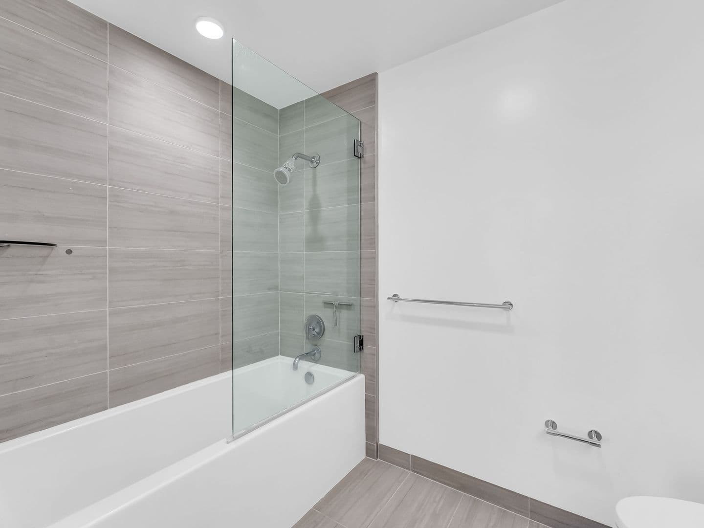 San Jose Condo: 188 W. St. James St., #11601