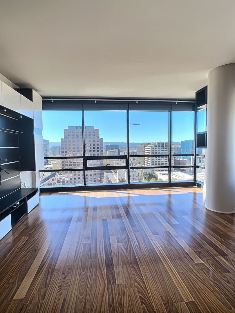 San Jose Condo: 88 E. San Fernando St., #1811