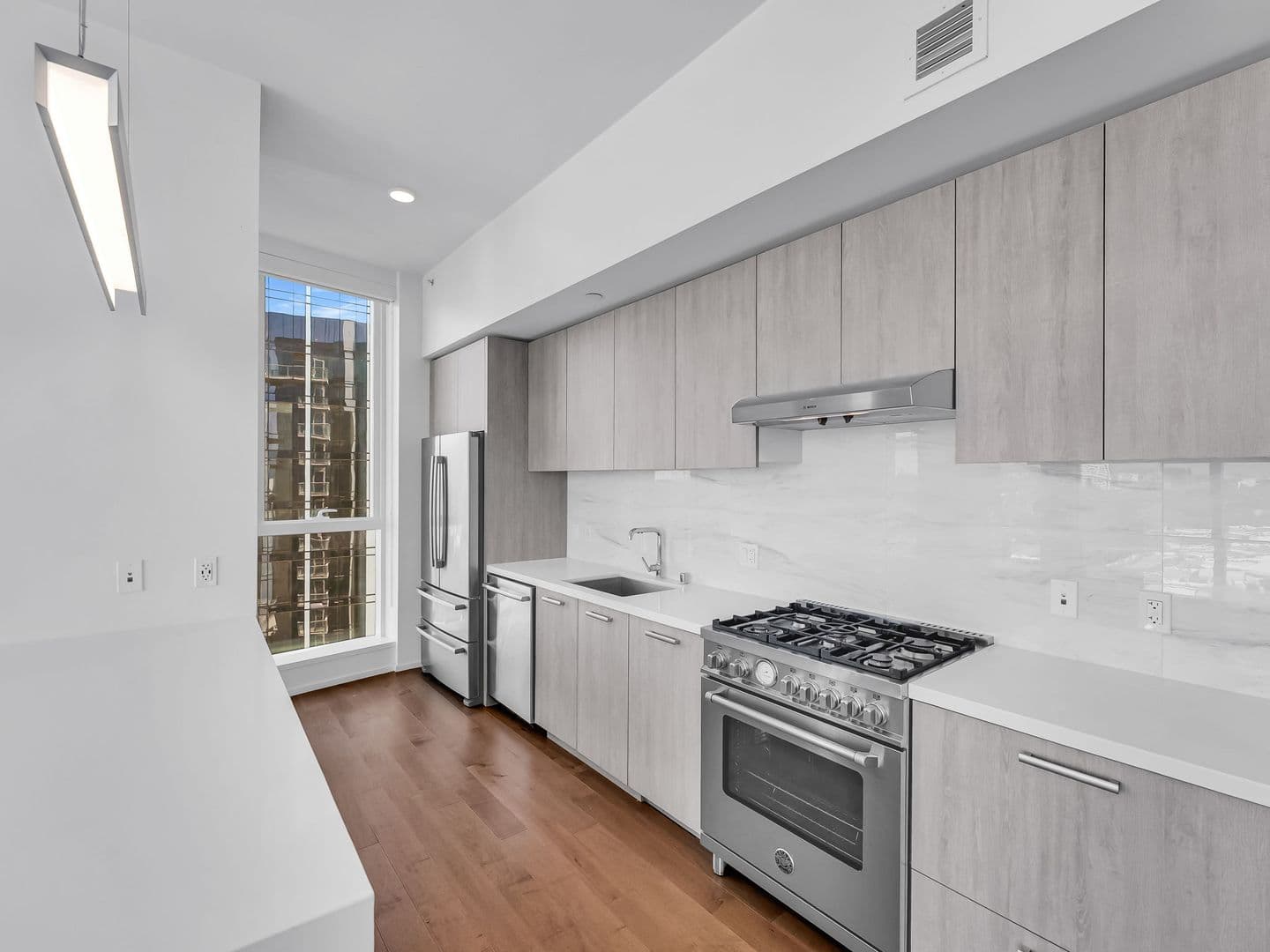 San Jose Condo: 188 W. St. James St., #11601