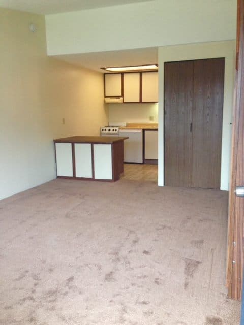 Westland Apartment: 110 Waterbury Ct