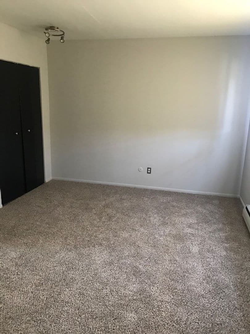 Clawson Apartment: 249 S Crooks