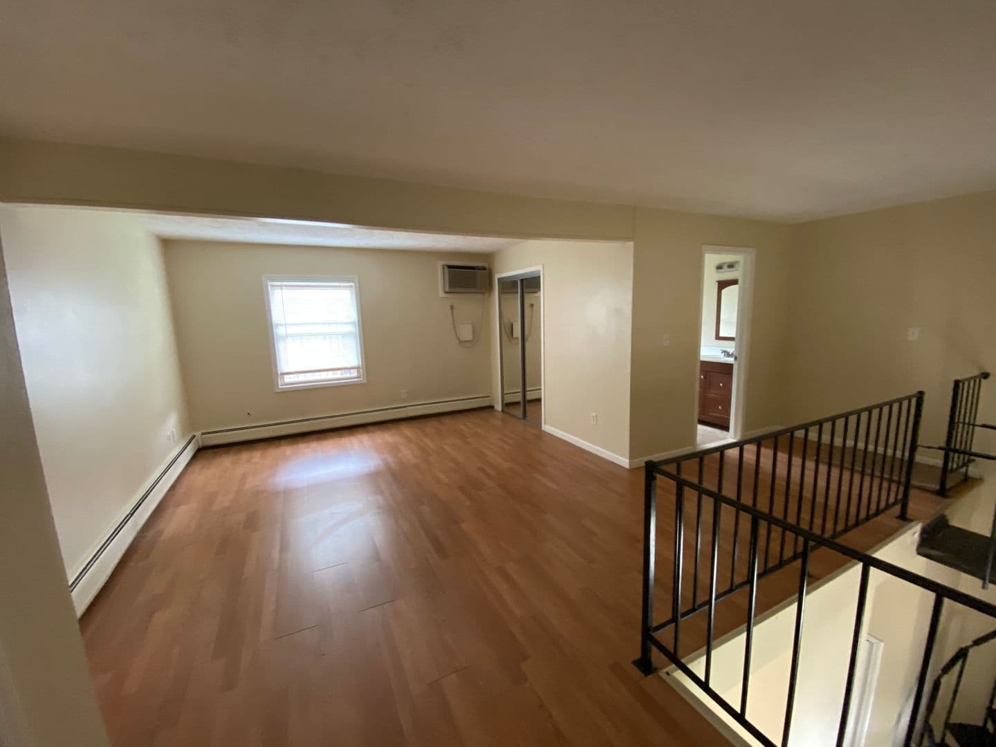 Royal Oak Apartment: 1105 N Stephenson Hwy