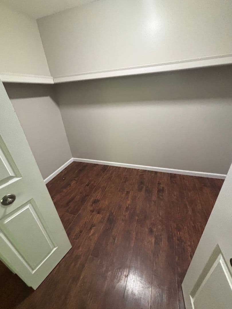 Mt.Clemens Apartment: 1 Valley Drive