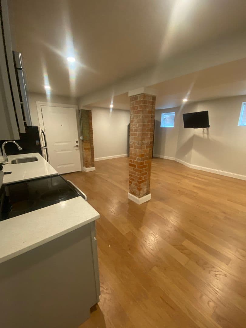 Detroit Apartment: 51 W Palmer
