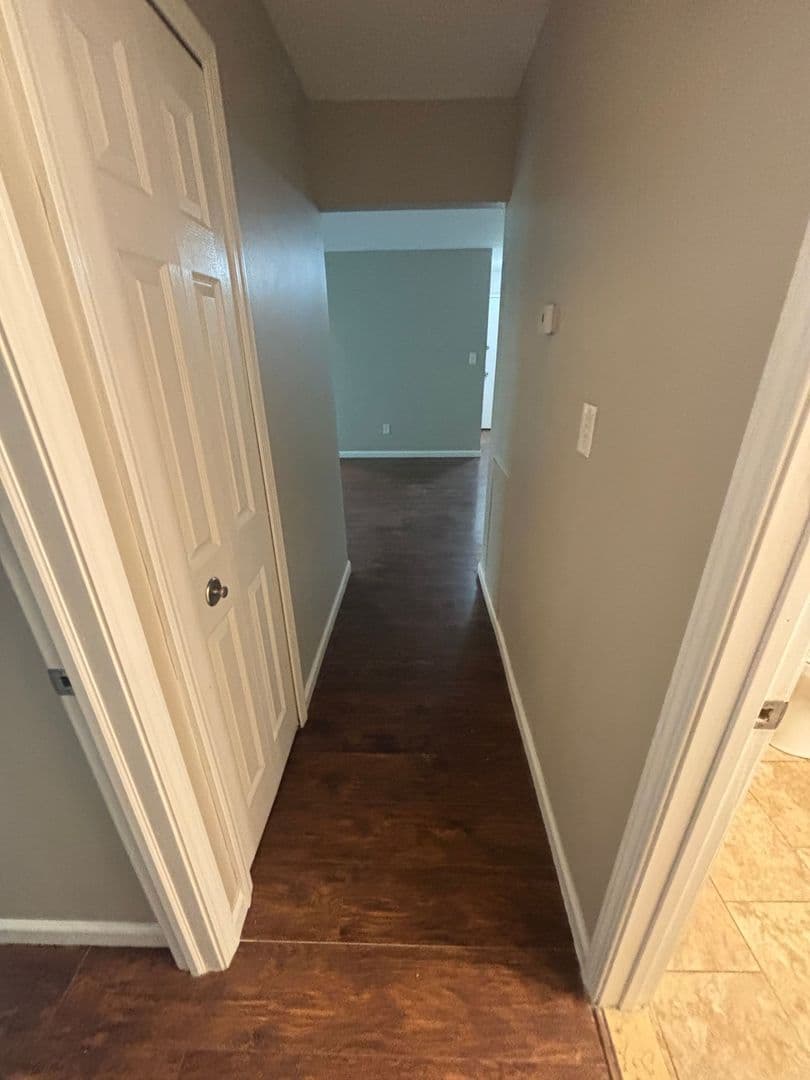 Mt.Clemens Apartment: 1 Valley Drive