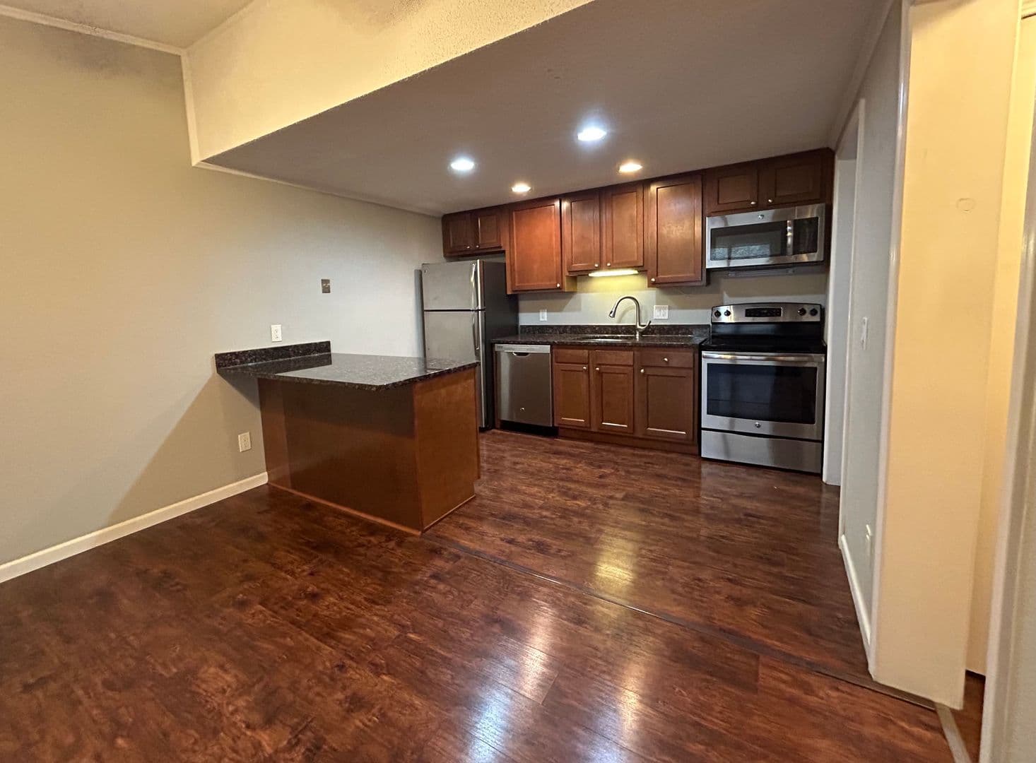 Westland Apartment: 110 Waterbury Ct