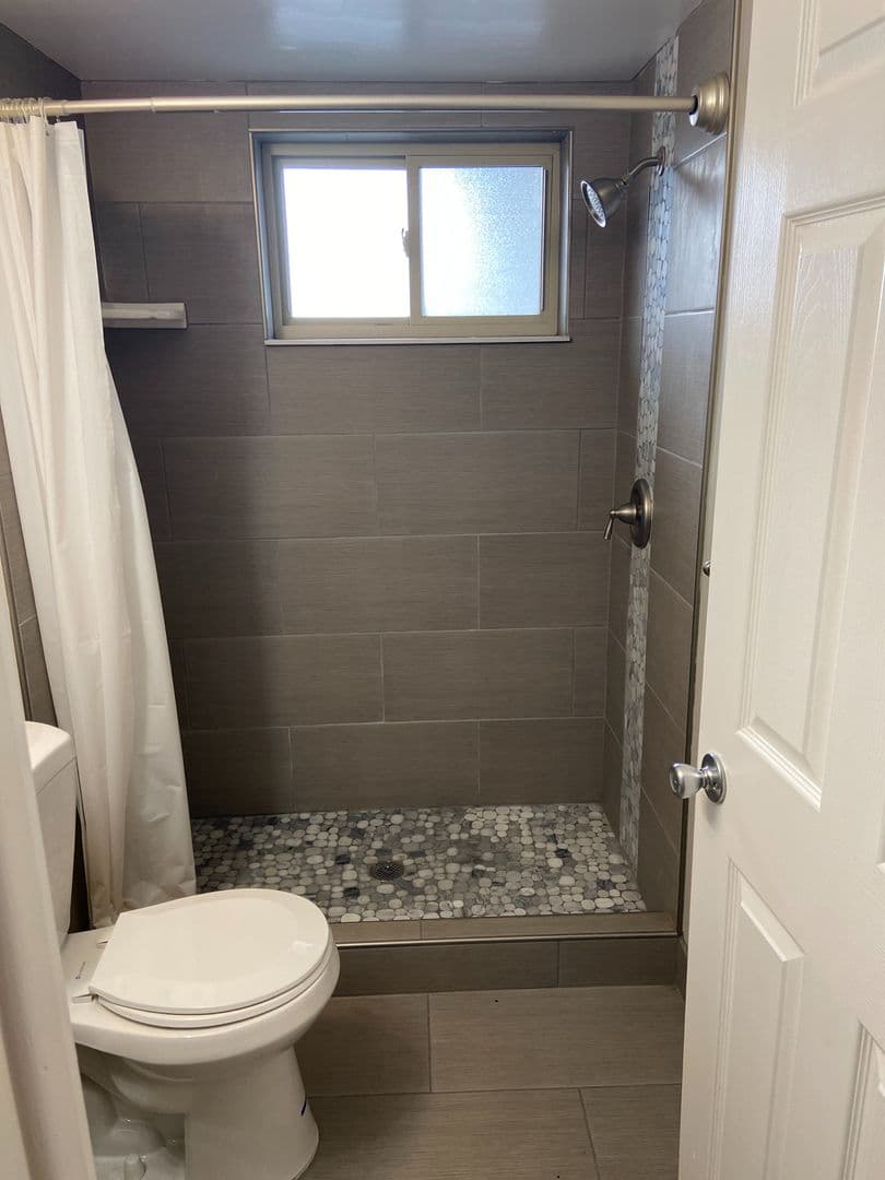 Royal Oak Apartment: 122 N Lafayette