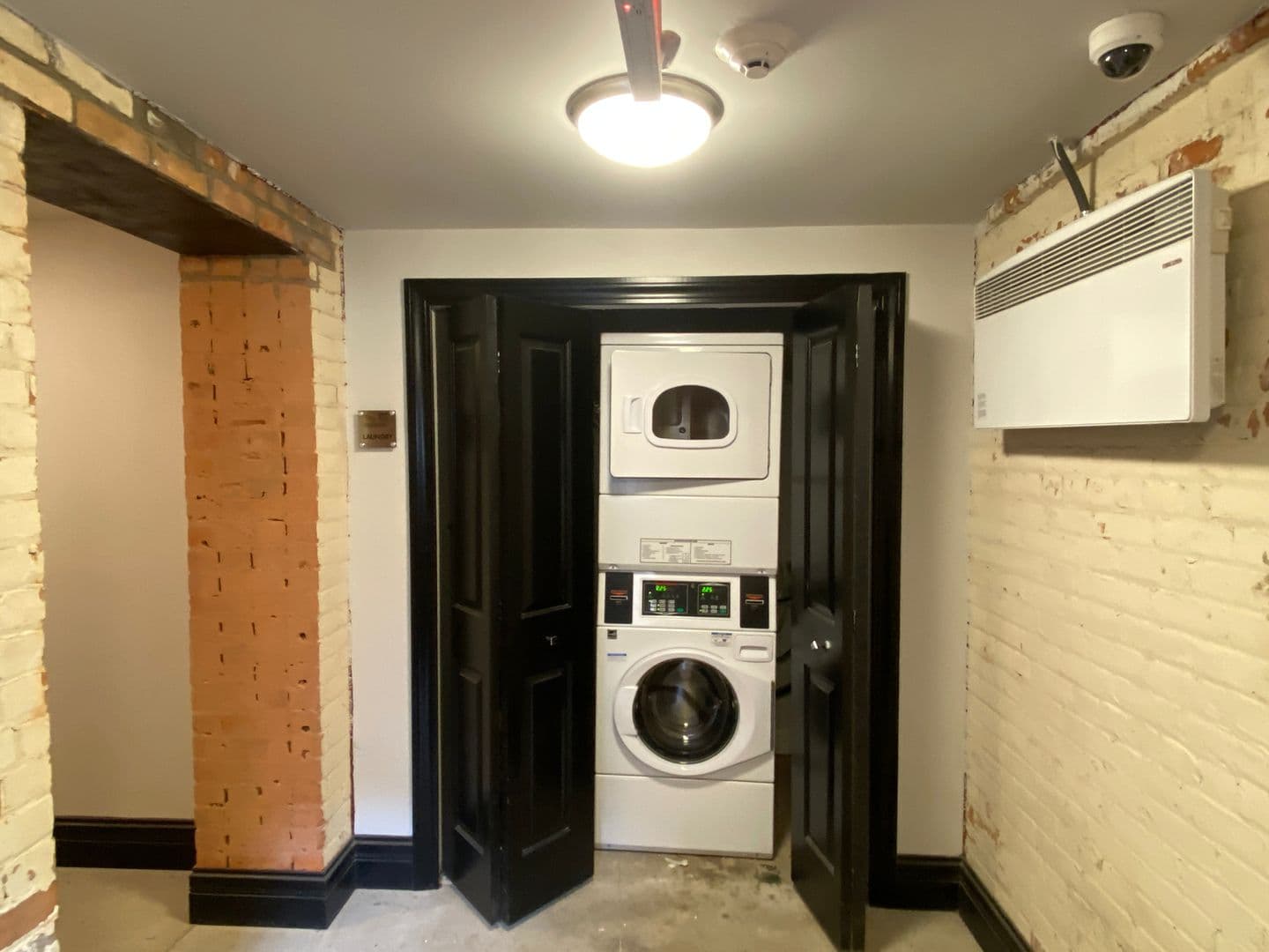 Detroit Apartment: 51 W Palmer