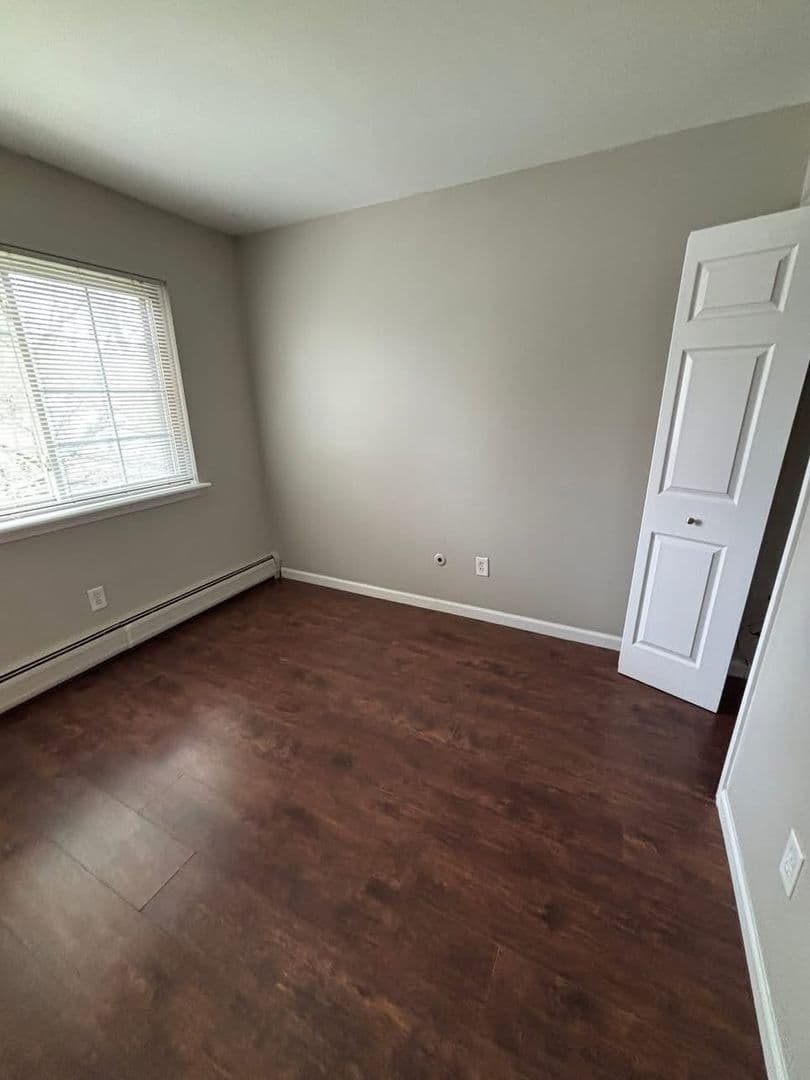 Mt.Clemens Apartment: 1 Valley Drive
