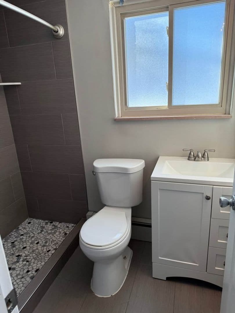 Royal Oak Apartment: 122 N Lafayette