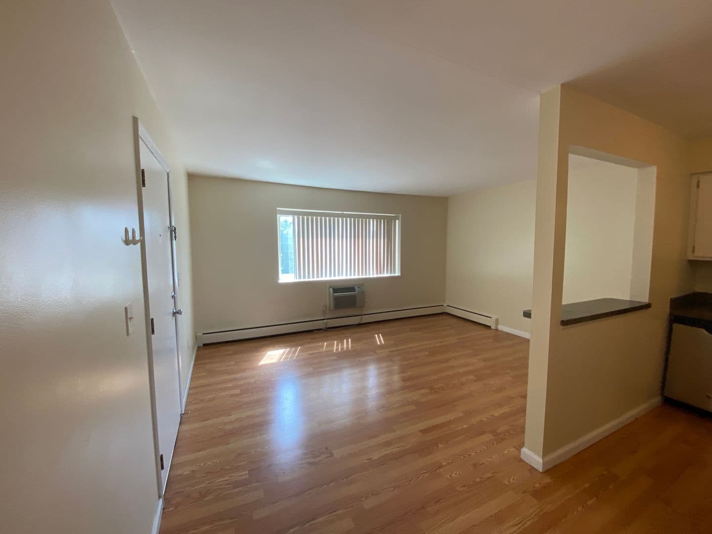 Royal Oak Apartment: 4905 Briarwood