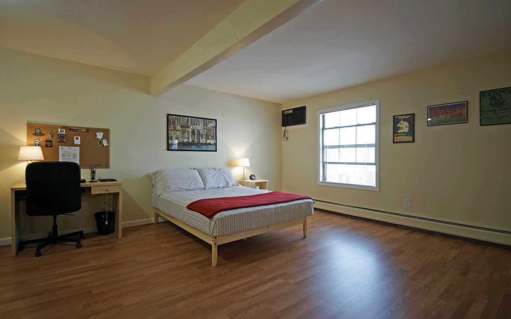 Royal Oak Apartment: 1105 N Stephenson Hwy