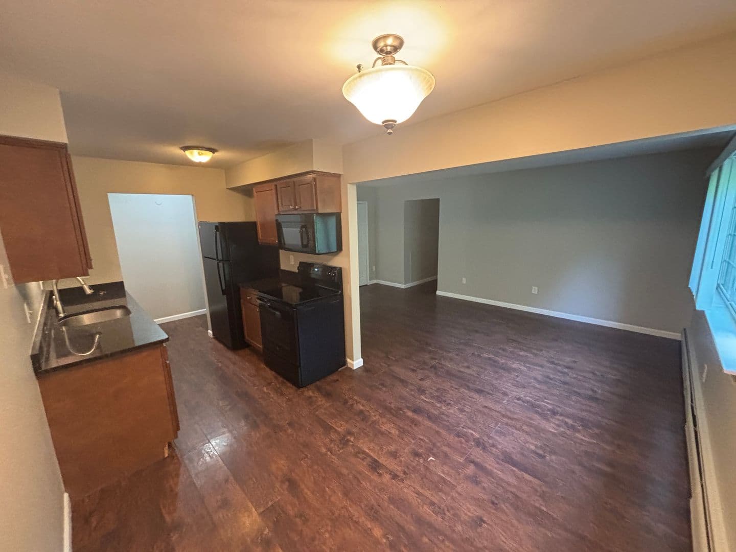 Mt.Clemens Apartment: 1 Valley Drive