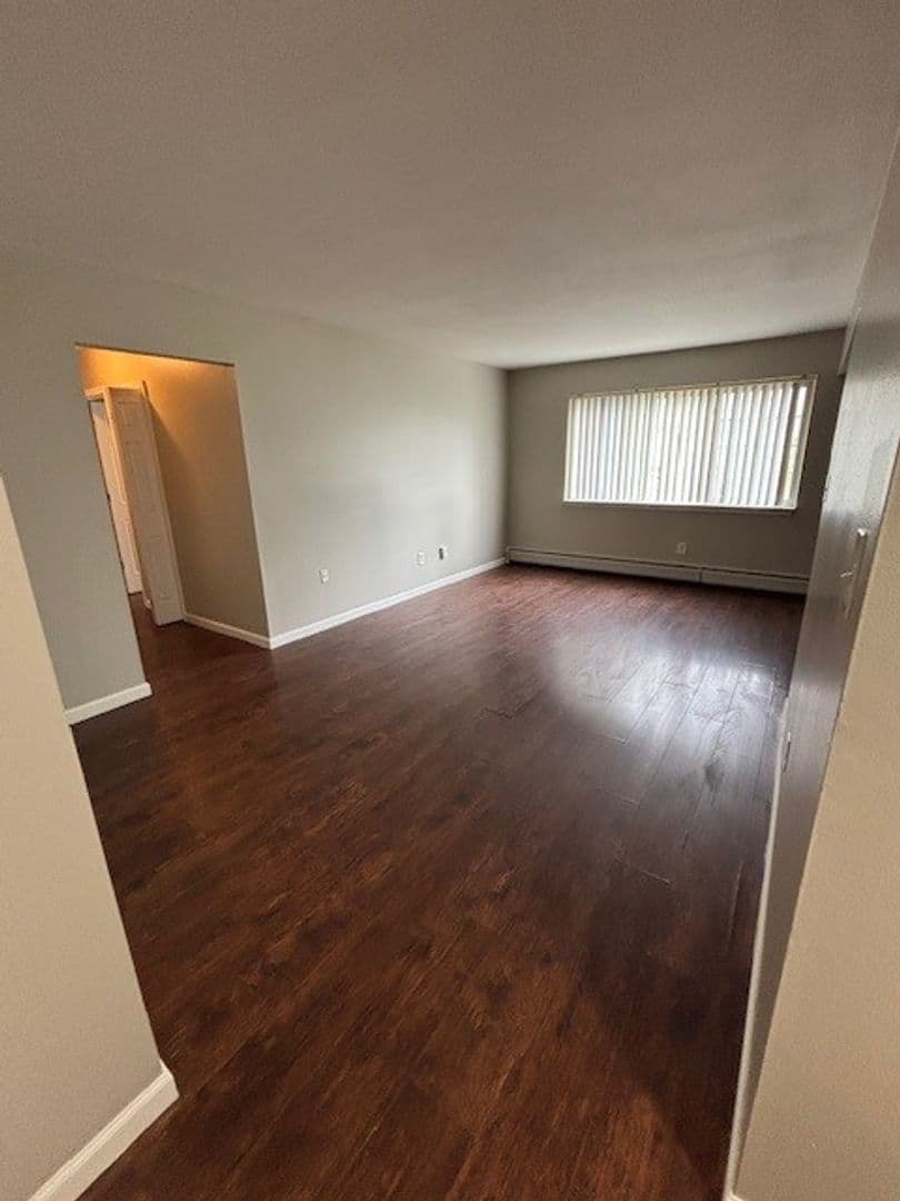 Mt.Clemens Apartment: 1 Valley Drive