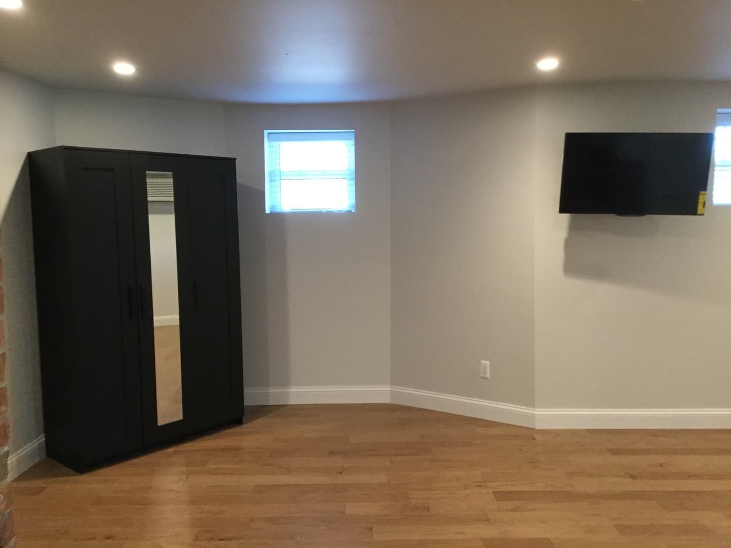 Detroit Apartment: 51 W Palmer