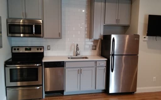 Detroit Apartment: 51 W Palmer