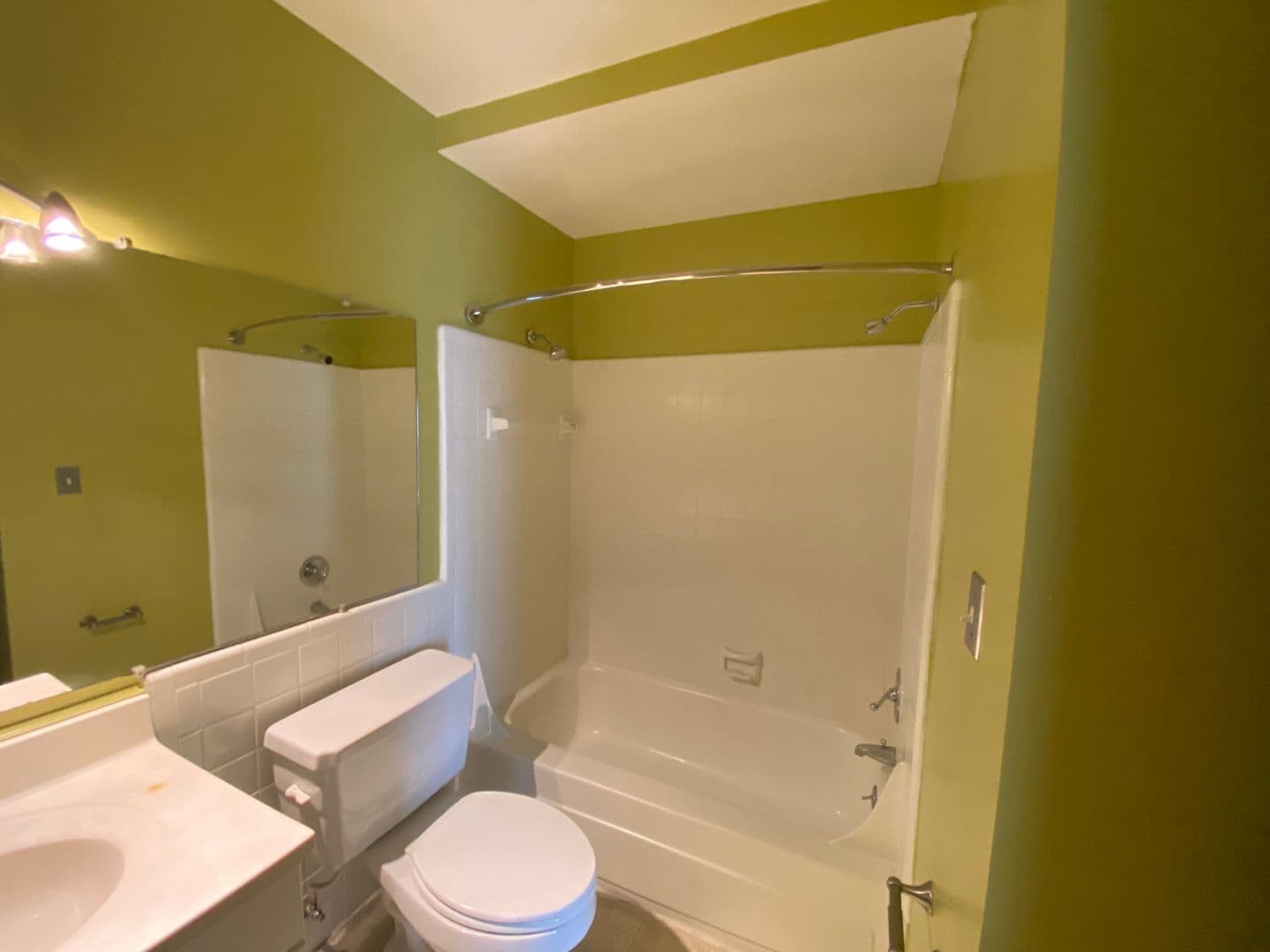 Clawson Apartment: 249 S Crooks