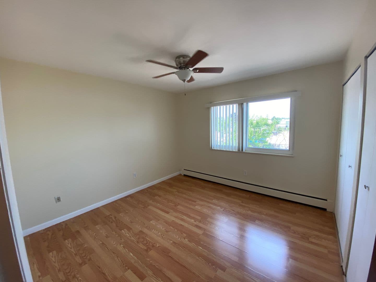 Royal Oak Apartment: 4905 Briarwood