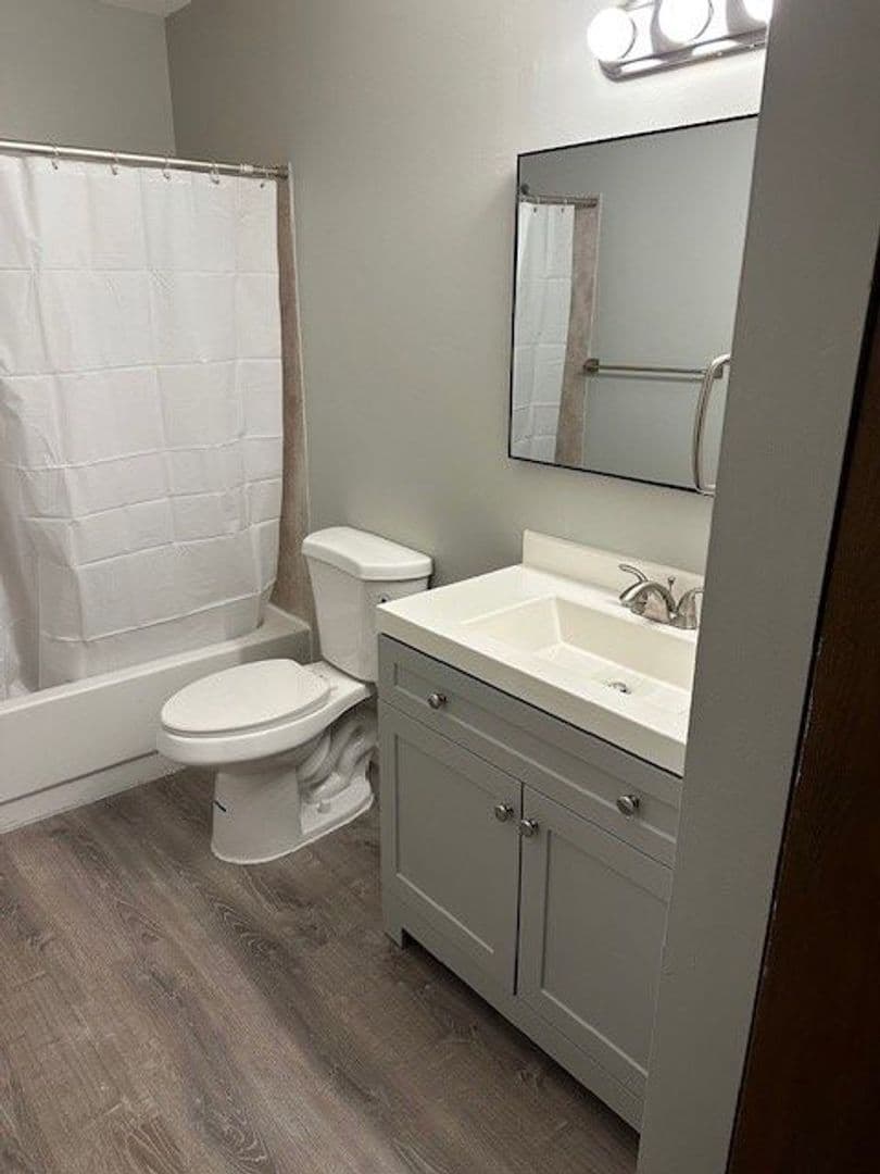 East Jordan Apartment: 413 S. Lake St.