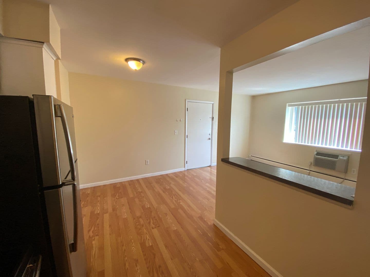 Royal Oak Apartment: 4905 Briarwood