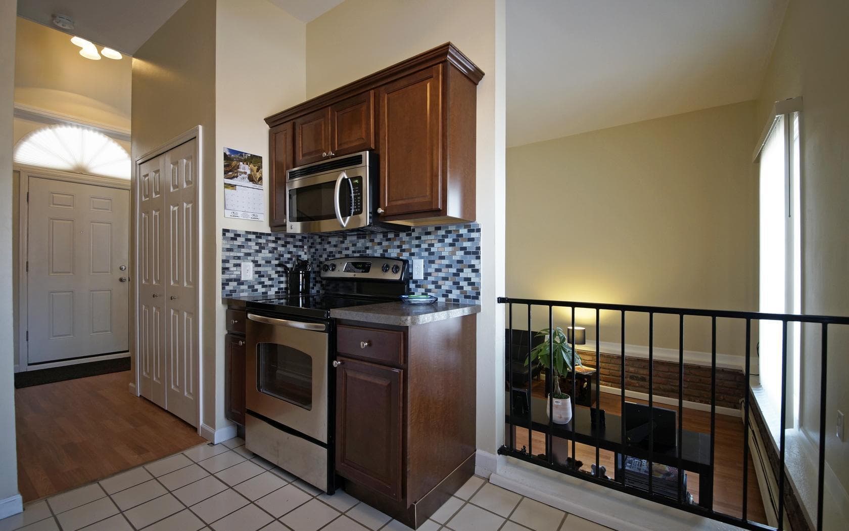 Royal Oak Apartment: 1105 N Stephenson Hwy