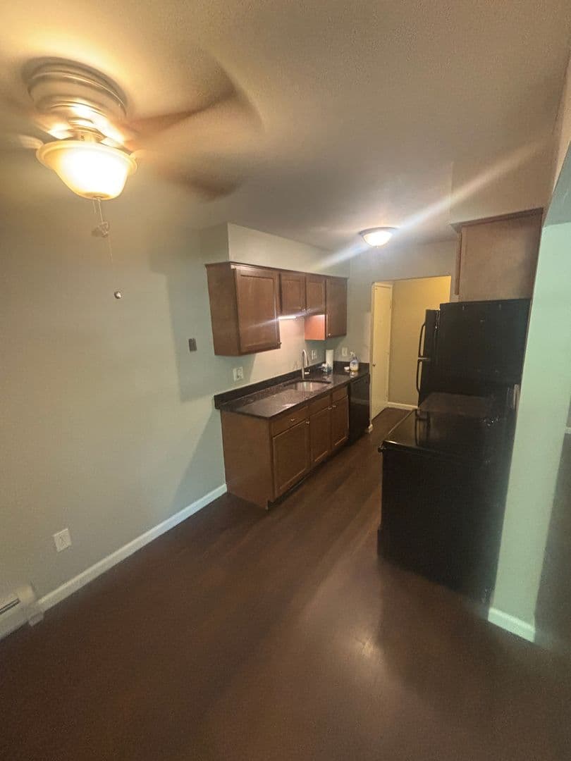 Mt.Clemens Apartment: 1 Valley Drive