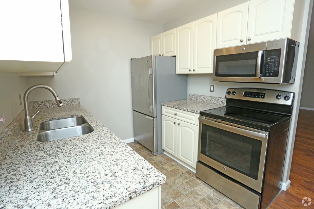 Fenton Apartment: 205 Trealout Drive