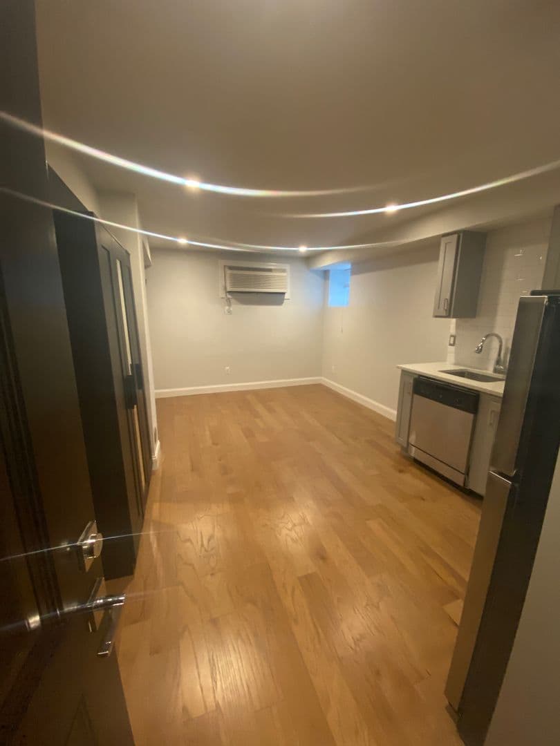 Detroit Apartment: 51 W Palmer