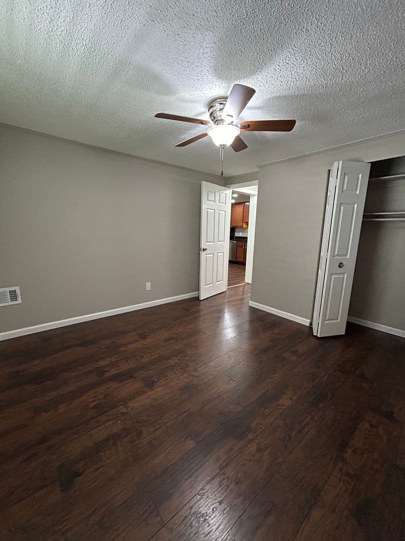 Westland Apartment: 110 Waterbury Ct