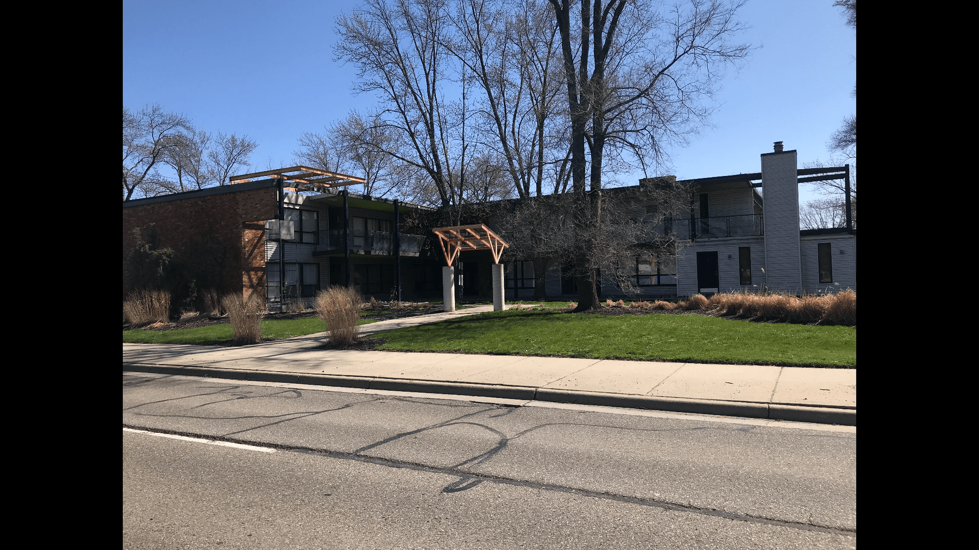 Clawson Apartment: 249 S Crooks
