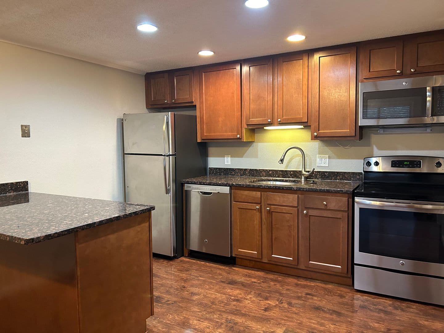 Westland Apartment: 110 Waterbury Ct