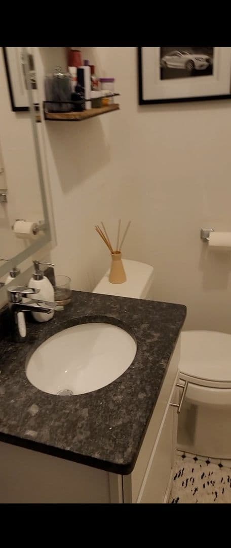 Detroit Apartment: 665  West Willis