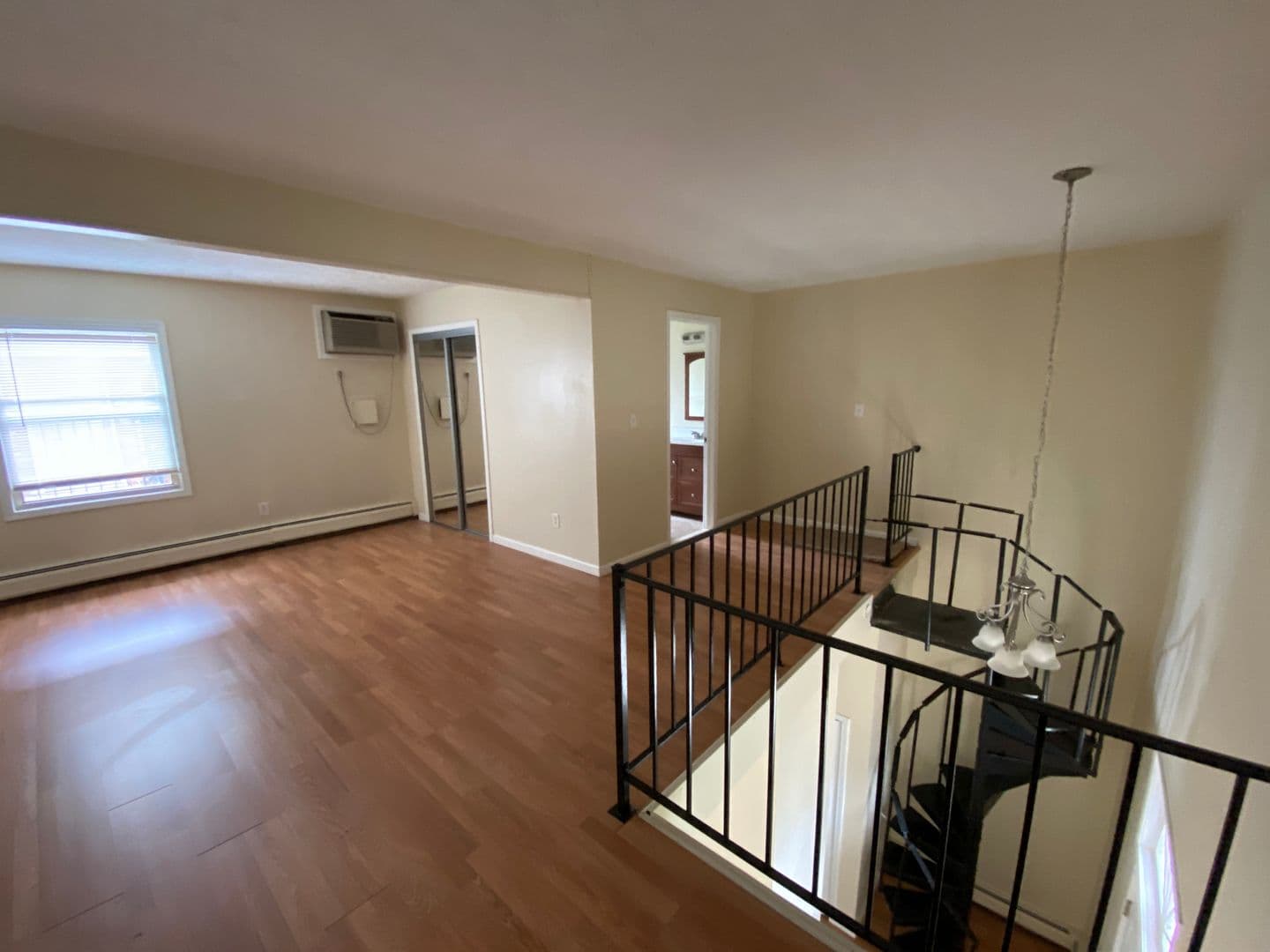 Royal Oak Apartment: 1105 N Stephenson Hwy