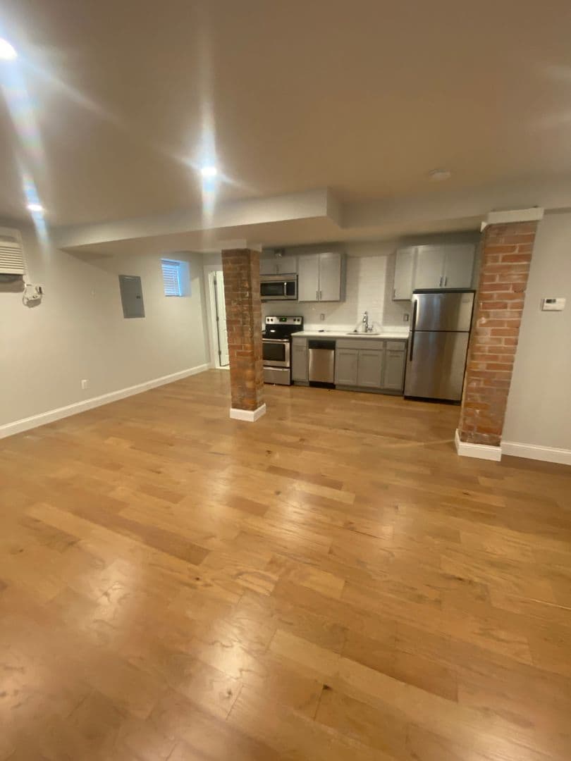 Detroit Apartment: 51 W Palmer