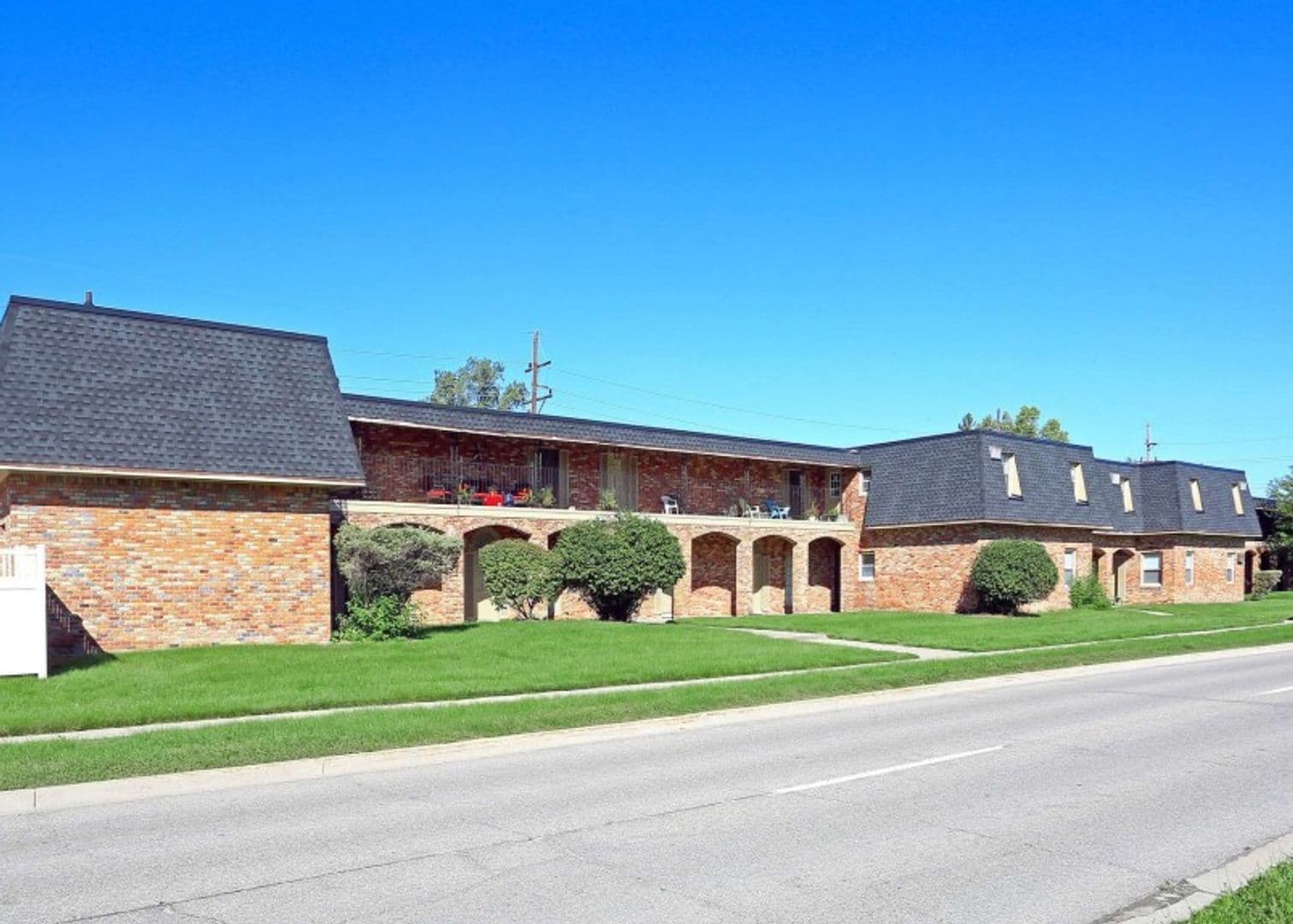 Royal Oak Apartment: 1105 N Stephenson Hwy