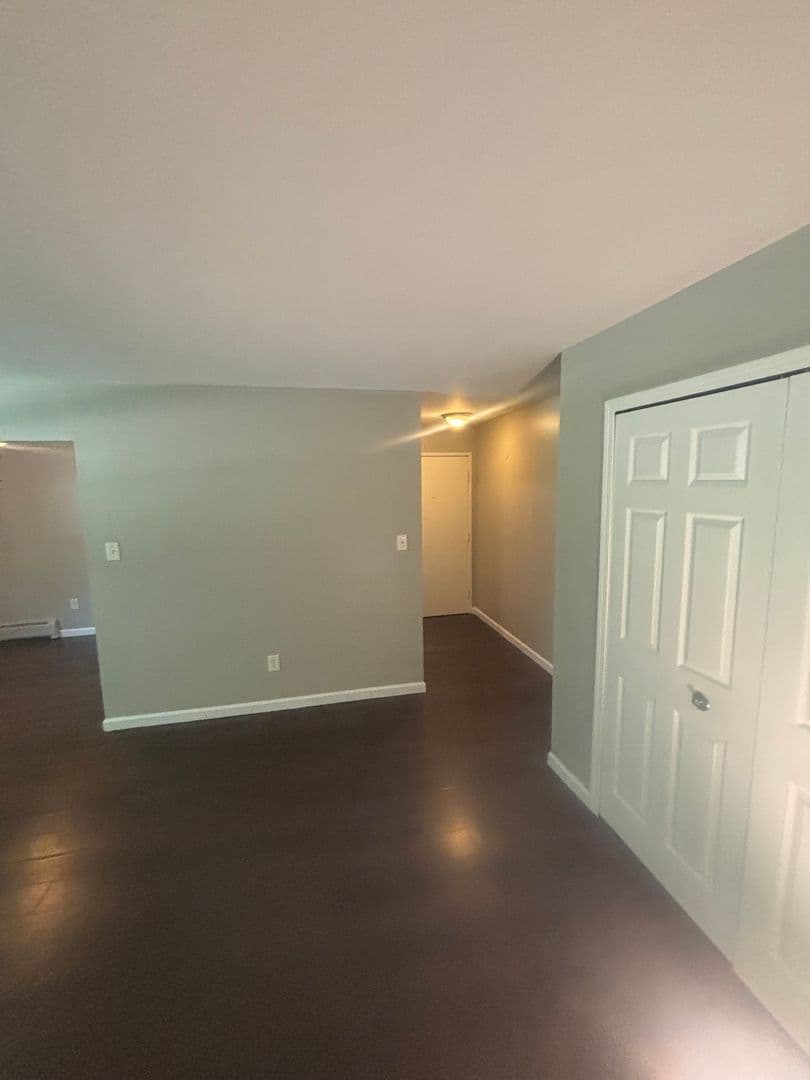 Mt.Clemens Apartment: 1 Valley Drive