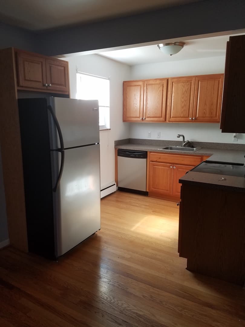 Royal Oak Apartment: 206 N Lafayette