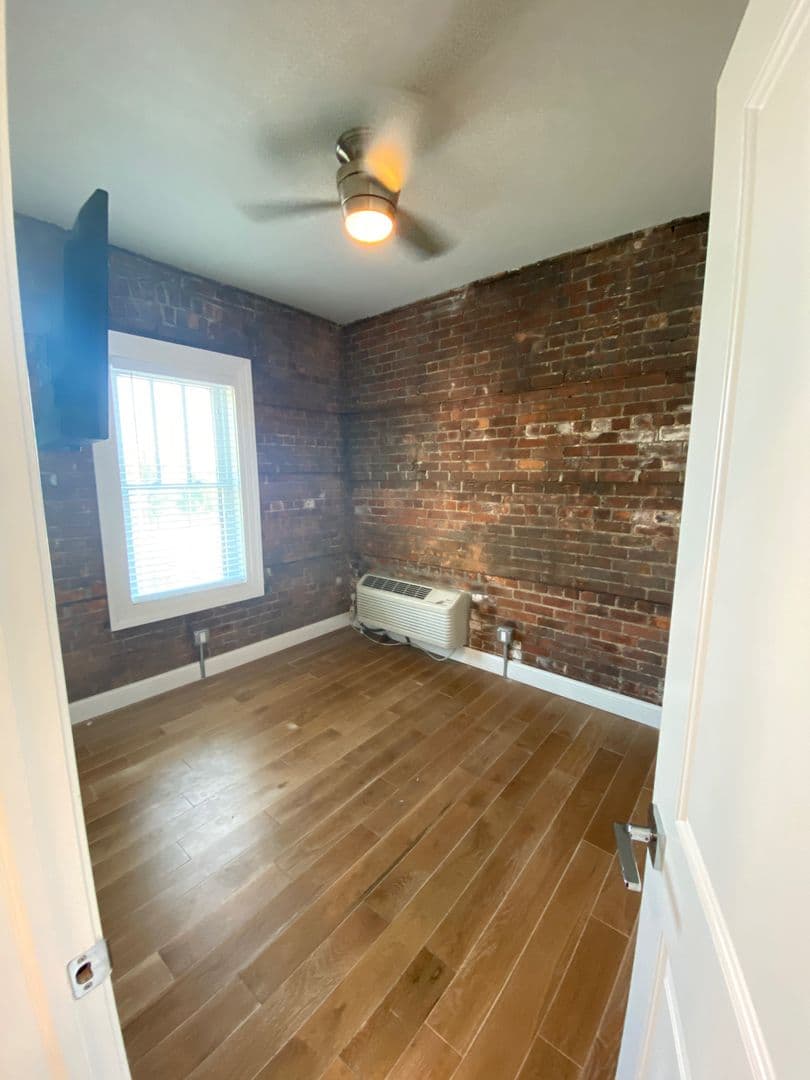Detroit Apartment: 51 W Palmer