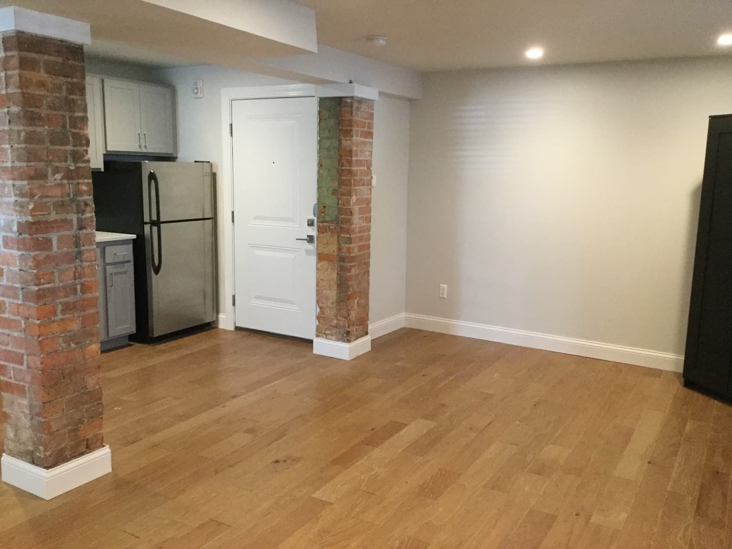 Detroit Apartment: 51 W Palmer