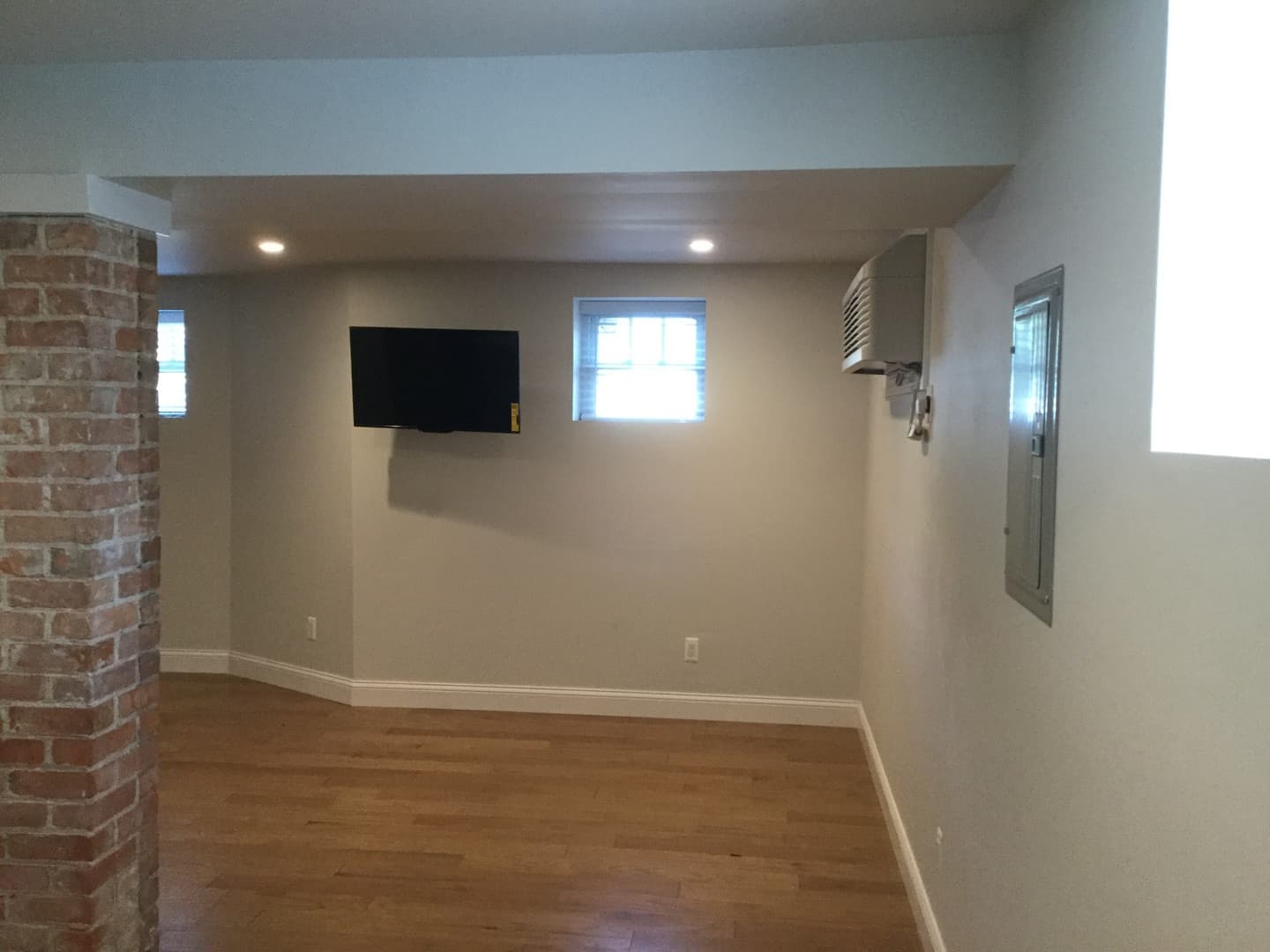 Detroit Apartment: 51 W Palmer